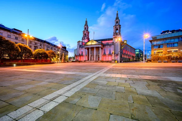 Fachada Leeds Civic Hall Millennium Square Iluminado Entardecer — Fotografia de Stock