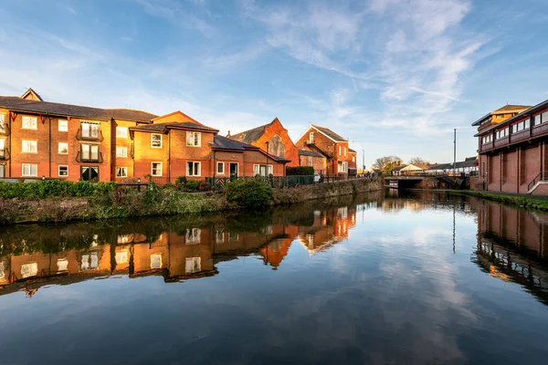 Reflection Houses River Dee Chester Egyesült Királyság — Stock Fotó