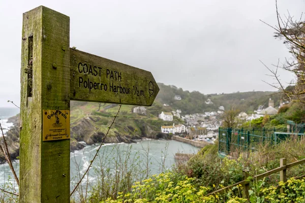 Dřevěná Šipka Ukazující Směr Vzdálenost Polpero Cornwall Velká Británie — Stock fotografie