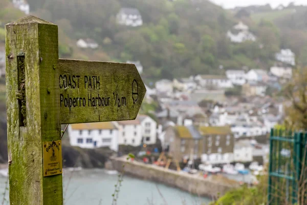 Dřevěná Šipka Ukazující Směr Vzdálenost Polpero Cornwall Velká Británie — Stock fotografie