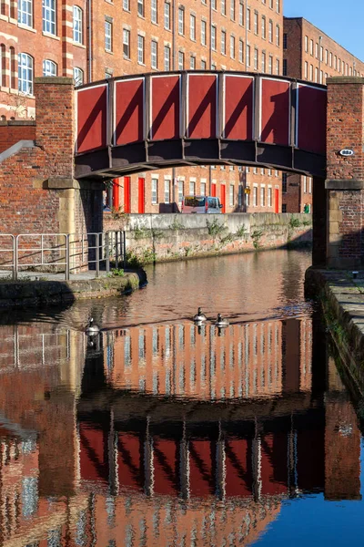 Quaint Kitty Footbridge Spanning Rochdale Canal Manchester — Stock Photo, Image