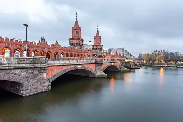 Ponte Oberbaum Fiume Sprea Berlino Germania Europa — Foto Stock