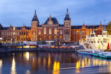 Amsterdam, Hollanda, 1 Eylül 2014 - Hollanda, Amsterdam 'daki merkez tren istasyonu