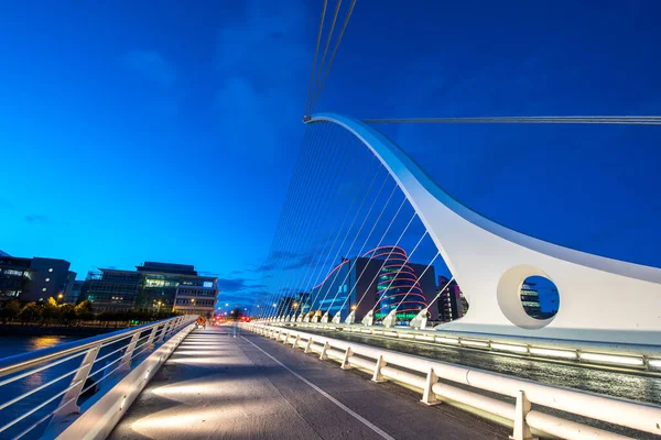 Міст Самуеля Беккета Дубліна — стокове фото