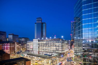 Manchester 'daki Shudhill İstasyonu gece görüşü