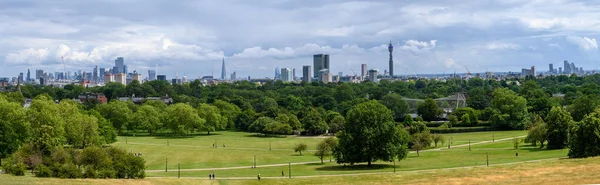 Primrose Tepesi ve Londra ufuk çizgisinin panoramik görüntüsü, Uk