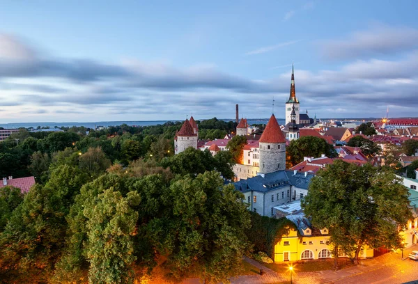 Widok Stare Miasto Tallin Wieczorem Estonia — Zdjęcie stockowe