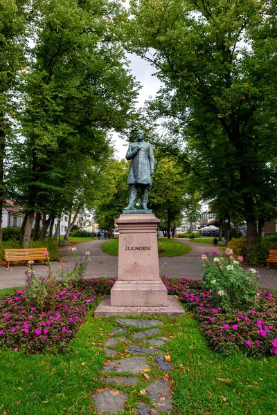 Порвоо Фінляндія Статуя Йохана Людвіга Рунеберга Національного Поета Фінляндії Пишними — стокове фото