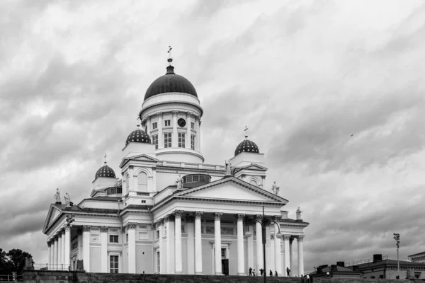赫尔辛基大教堂位于芬兰赫尔辛基市中心 — 图库照片