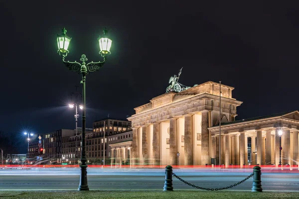 Berlins Mest Kända Landmärke Brandenburger Tor Natten Tyskland Stockbild