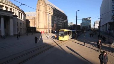 Manchester, İngiltere 'deki St. Peters Meydanı' nda tramvay