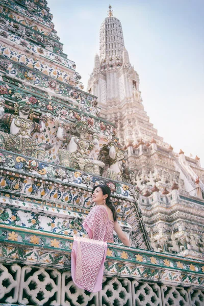 Beautiful Asian Girl Thai Traditional Costume Temple — Stockfoto