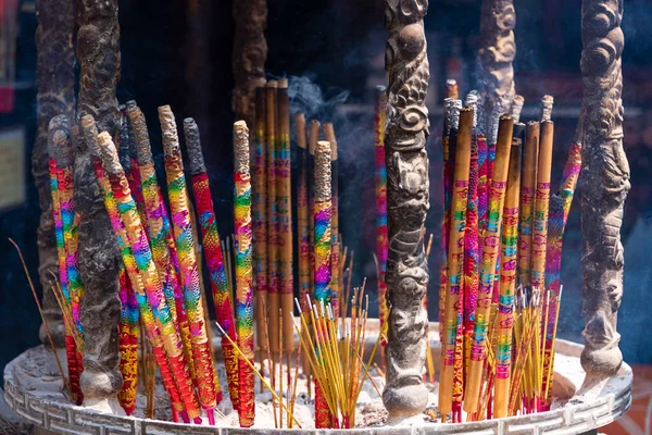 Bâtons Encens Colorés Dans Temple — Photo
