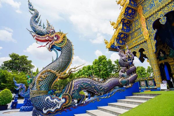 タイのチェンライ県にあるロンスア10寺院またはブルー寺院 — ストック写真