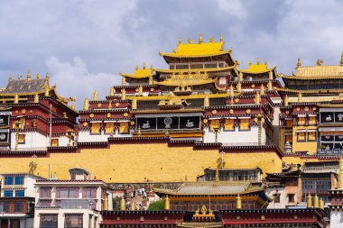 Shangri-La, Çin - SEP 06, 2023 - Songzanlin Manastırı Yunnan 'ın Yungri-La, Çin' deki en büyük Tibet Budist manastırı..