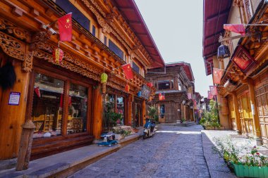 SHANGRI-LA, Çin - SEP 5, 2023: Dukezong 'un Şangri-La, Çin' deki antik mimari binası.