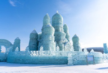 Harbin Uluslararası Buz ve Kar Heykeli Festivali, Çin 'in Harbin kentinde her yıl düzenlenen bir kış festivali. Dünyanın en büyük buz ve kar festivali..