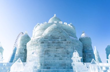 Harbin Uluslararası Buz ve Kar Heykeli Festivali, Çin 'in Harbin kentinde her yıl düzenlenen bir kış festivali. Dünyanın en büyük buz ve kar festivali..