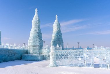 Harbin Uluslararası Buz ve Kar Heykeli Festivali, Çin 'in Harbin kentinde her yıl düzenlenen bir kış festivali. Dünyanın en büyük buz ve kar festivali..