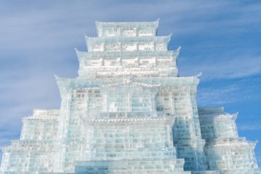 Harbin Uluslararası Buz ve Kar Heykeli Festivali, Çin 'in Harbin kentinde her yıl düzenlenen bir kış festivali. Dünyanın en büyük buz ve kar festivali..