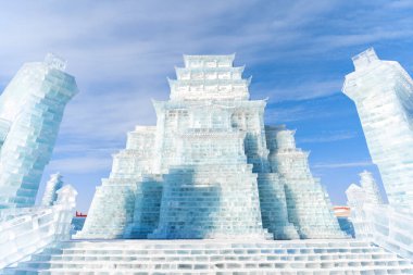 Harbin Uluslararası Buz ve Kar Heykeli Festivali, Çin 'in Harbin kentinde her yıl düzenlenen bir kış festivali. Dünyanın en büyük buz ve kar festivali..