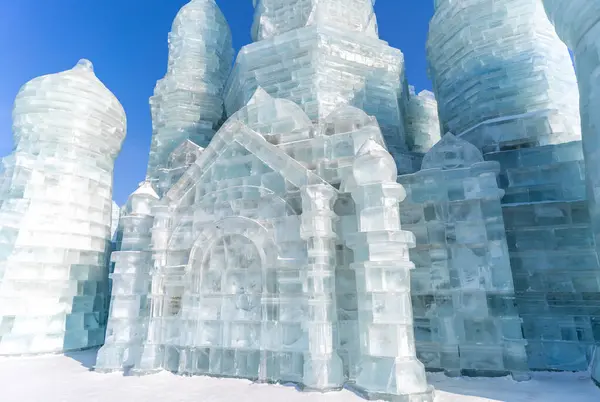 哈尔滨国际冰雪节 Harbin International Ice Snow Sculpture Festival 是在中国哈尔滨举行的一年一度的冬季冰雪节 今天是世界上最大的冰雪节 免版税图库照片