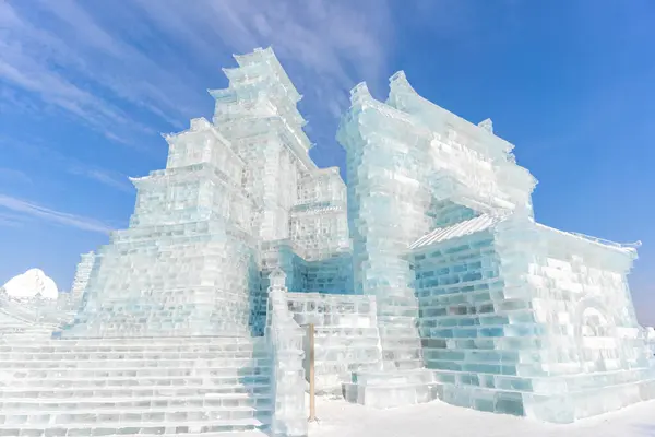 哈尔滨国际冰雪节 Harbin International Ice Snow Sculpture Festival 是在中国哈尔滨举行的一年一度的冬季冰雪节 今天是世界上最大的冰雪节 图库图片