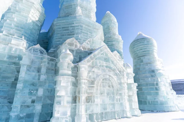 哈尔滨国际冰雪节 Harbin International Ice Snow Sculpture Festival 是在中国哈尔滨举行的一年一度的冬季冰雪节 今天是世界上最大的冰雪节 图库照片