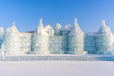 Harbin Uluslararası Buz ve Kar Heykeli Festivali, Çin 'in Harbin kentinde her yıl düzenlenen bir kış festivali. Dünyanın en büyük buz ve kar festivali..