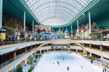 SEOUL, Güney Kore - 17, 2023: Lotte World 'ün (Lotte Land) Salon Macera Dünyası tema parkı. Lotte World Güney Kore 'nin Seul şehrinde büyük bir dinlenme tesisidir..