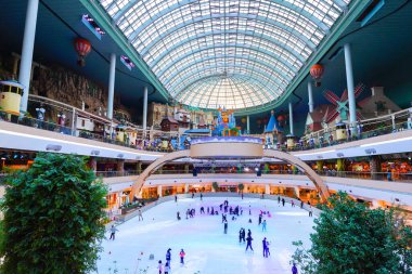 SEOUL, Güney Kore - 17, 2023: Lotte World 'ün (Lotte Land) Salon Macera Dünyası tema parkı. Lotte World Güney Kore 'nin Seul şehrinde büyük bir dinlenme tesisidir..