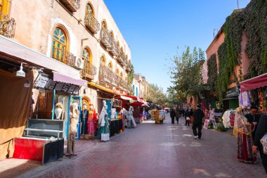 Kashgar, Çin-OCT, 25, 2024 - Çin 'in batısındaki Xinjiang' da bulunan Kashgar Old City 'deki Uygur sokak manzarası ve yaşam tarzı. Dünyanın en eski ve sürekli yerleşim olan şehirlerinden biridir..