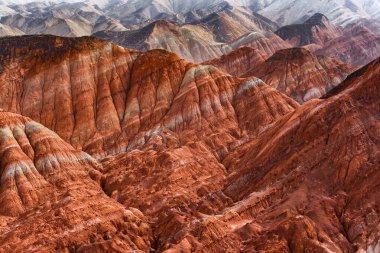 Zhangye Ulusal Geopark 'ın gökkuşağı tepeleri manzaralı bölgesi Zhangye kasabası, Gansu, Çin