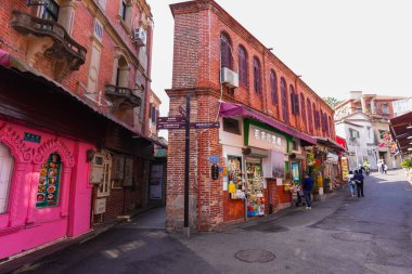 Xiamen, Fujian, Çin - FEB 14, 2025 - Gulangyu adası Fujian 'ın Xiamen kıyısında bir yayadır. UNESCO Dünya Kültür Mirası Alanı.