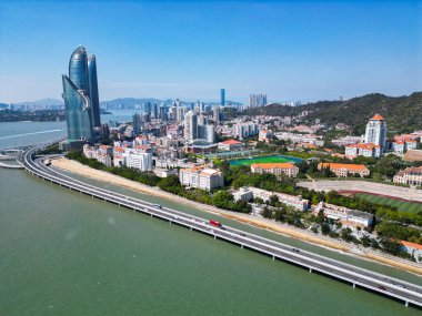 XIAMEN, Çin, 14 Şubat 2025 - Shimao İkiz Kulesi 'nin havadan görünüşü, Xiamen, Fujian Eyaleti, Çin