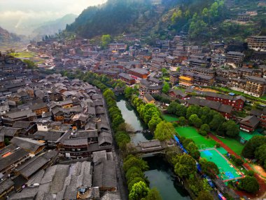 Xijiang Miao Köyü (Xijiang Qianhu Miao Köyü olarak da bilinir), Çin 'in Guizhou kentindeki dünyanın en büyük Miao etnik köyüdür..