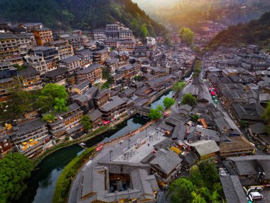 Xijiang Miao Köyü (Xijiang Qianhu Miao Köyü olarak da bilinir), Çin 'in Guizhou kentindeki dünyanın en büyük Miao etnik köyüdür..