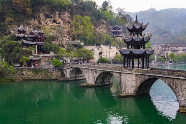 Zhenyuan, Guizhou, Çin-APR 07, 2025 - Zhengyuan antik kenti Guizhou 'nun doğusunda yer almaktadır..