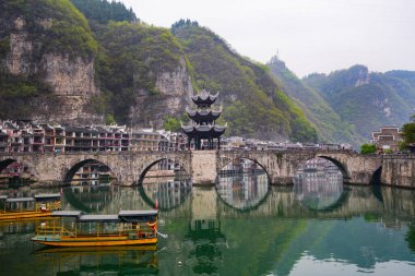 Zhenyuan, Guizhou, Çin-APR 07, 2025 - Zhengyuan antik kenti Guizhou 'nun doğusunda yer almaktadır..