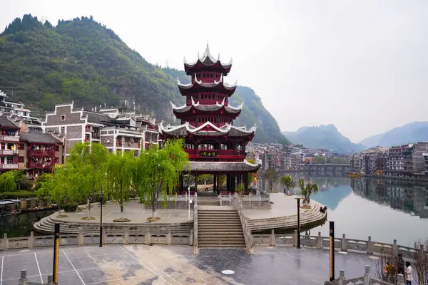 Zhenyuan, Guizhou, Çin-APR 07, 2025 - Zhengyuan antik kenti Guizhou 'nun doğusunda yer almaktadır..