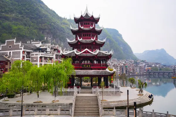 Zhenyuan, Guizhou, Çin-APR 07, 2025 - Zhengyuan antik kenti Guizhou 'nun doğusunda yer almaktadır..