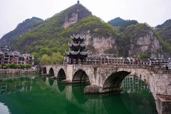 Zhenyuan, Guizhou, Çin-APR 07, 2025 - Zhengyuan antik kenti Guizhou 'nun doğusunda yer almaktadır..