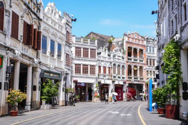 Haikou, China-SEP 13, 2025-Zhongshan Road particularly known for its historic Qilou Arcade Houses, are a key part of the city's cultural heritage, is the capital and most populous city of Hainan.