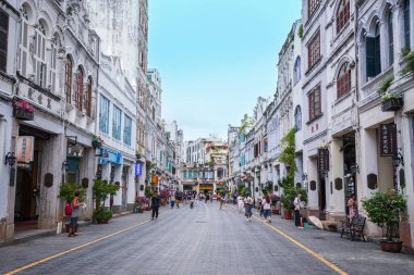 Haikou, China-SEP 13, 2025-Zhongshan Road particularly known for its historic Qilou Arcade Houses, are a key part of the city's cultural heritage, is the capital and most populous city of Hainan.