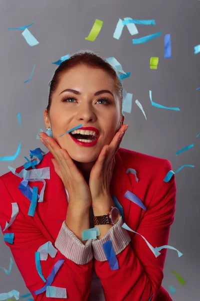 Portreit Mooie Gelukkige Vrouw Feest Feestje Met Confetti Verjaardag Nieuwe — Stockfoto