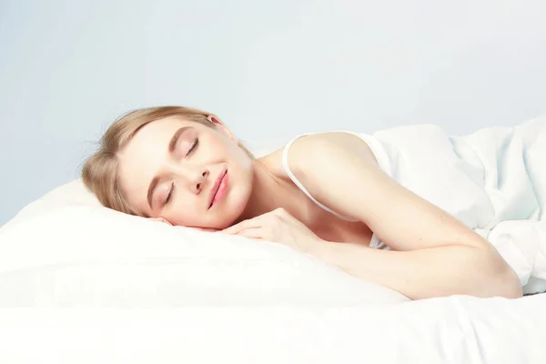 Young Beautiful Girl Sleeps Bedroom — Stock Photo, Image