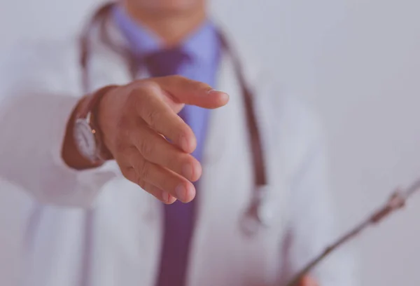 Φιλικός Αρσενικός Γιατρός Ανοιχτό Χέρι Έτοιμος Για Αγκαλιές — Φωτογραφία Αρχείου