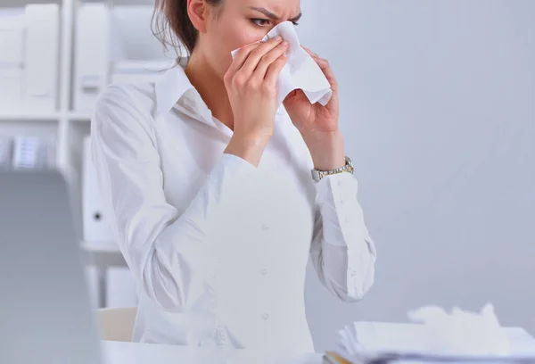 Young Businesswoman Blowing Her Nose Sits Her Desk Isolated — Stock Photo, Image