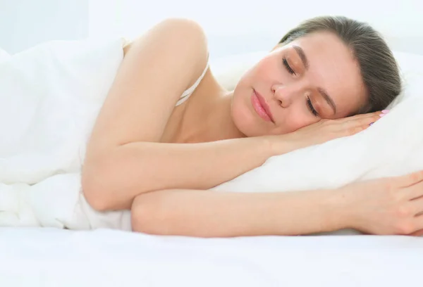 Красива Дівчина Спить Спальні Лежачи Ліжку — стокове фото