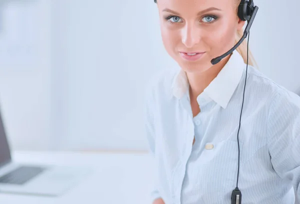 Portrait Smiling Receptionist Using Laptop Computer Headset Office Desk — Stock Photo, Image